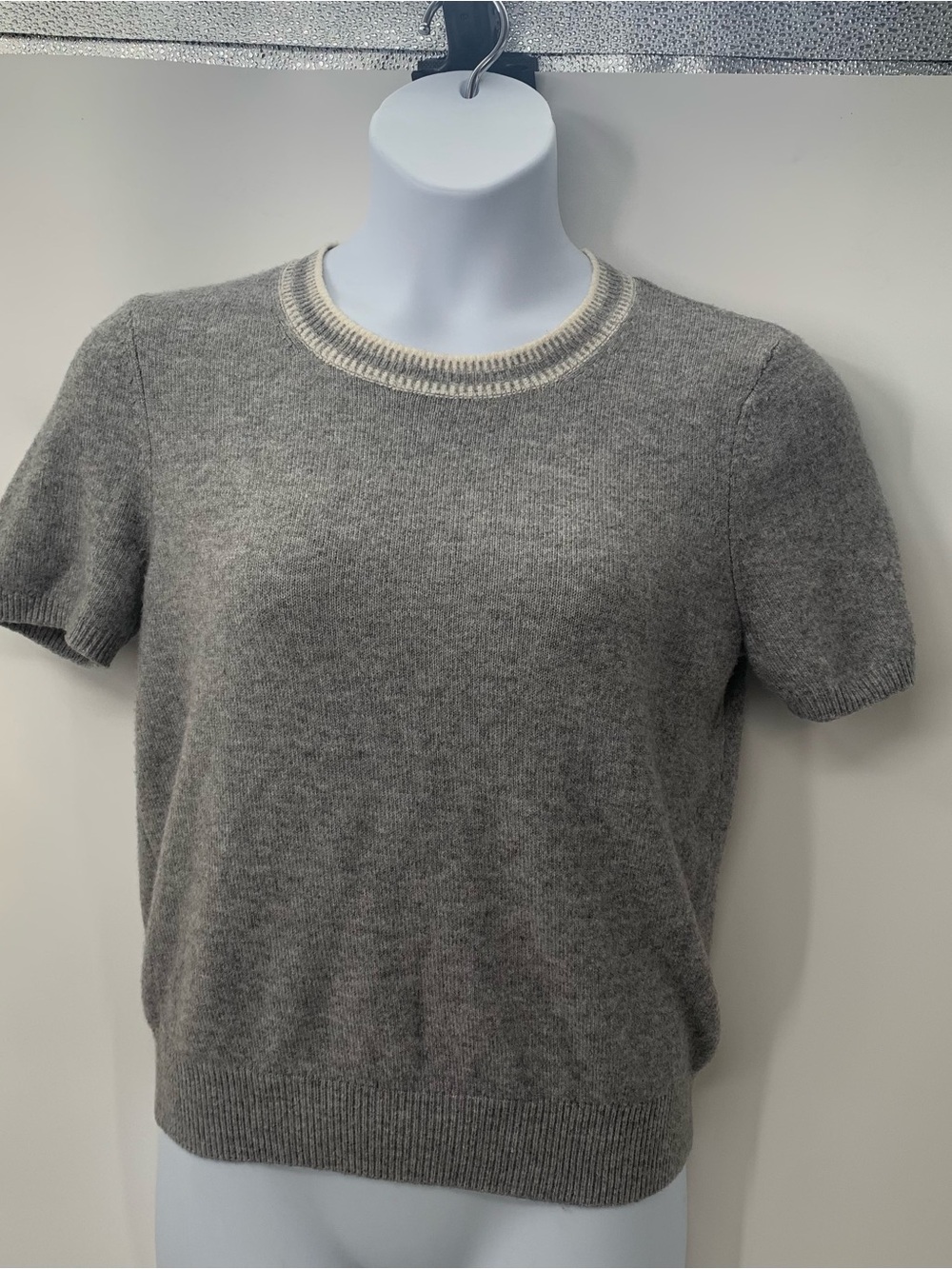 Truth by Republic Women's Crew Neck Gray & White Short Sleeves Sweater Size L